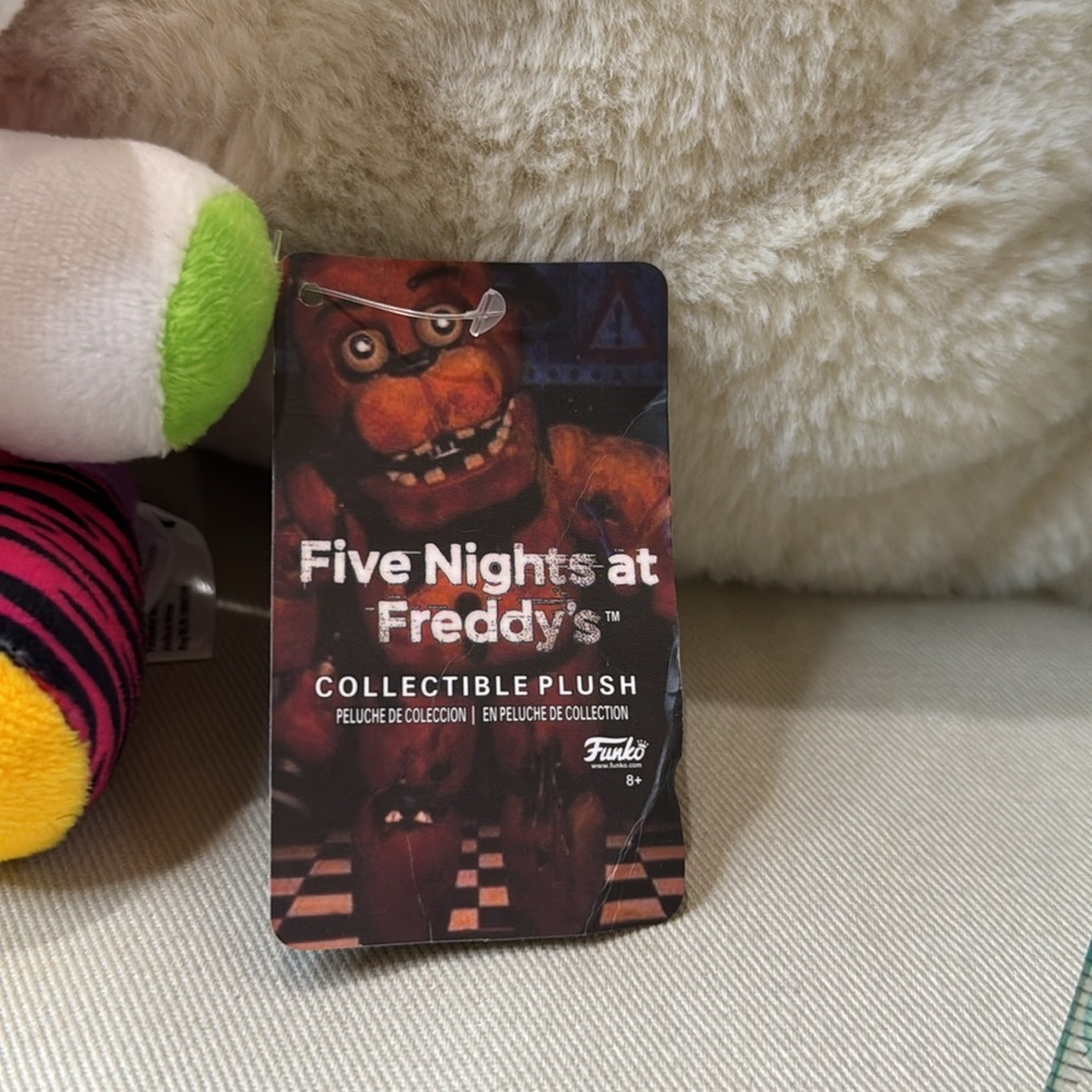 Funko Five Nights At Freddy’s glam rock chica - Picture 5 of 5